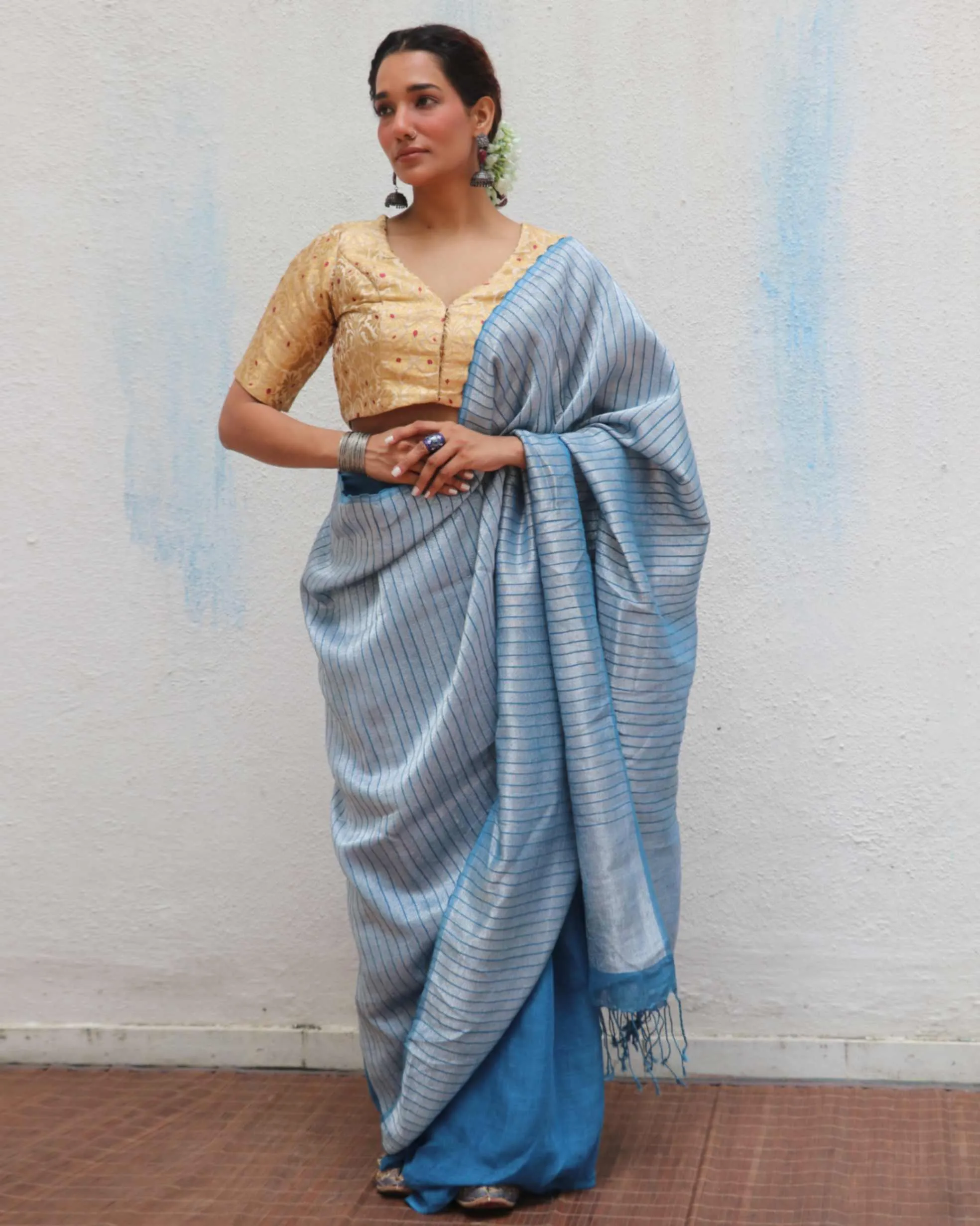 Anumeha Handwoven Linen Zari Saree - Jheel