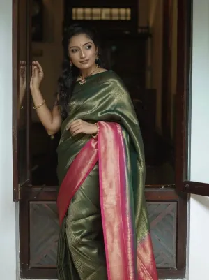 Imbrication Dark Green Soft Silk Saree With Demesne Blouse Piece