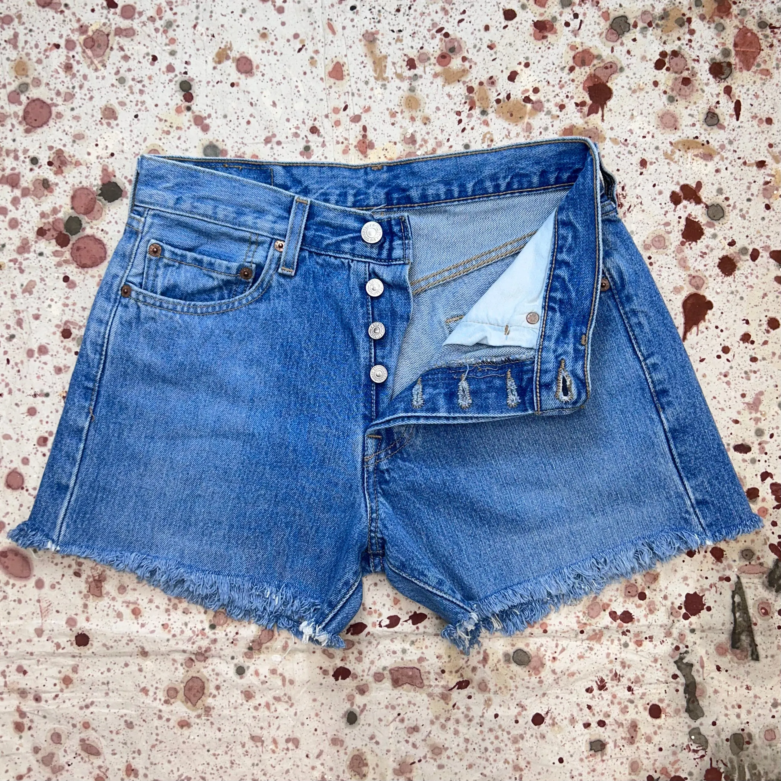 Vintage Levi's 501 Cut Off Denim Shorts (JYJ0524-211)