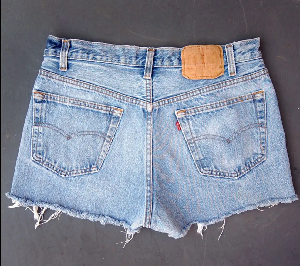 Vintage Levi's 501 USA Cutoff Denim Shorts (JYJ0524-233)